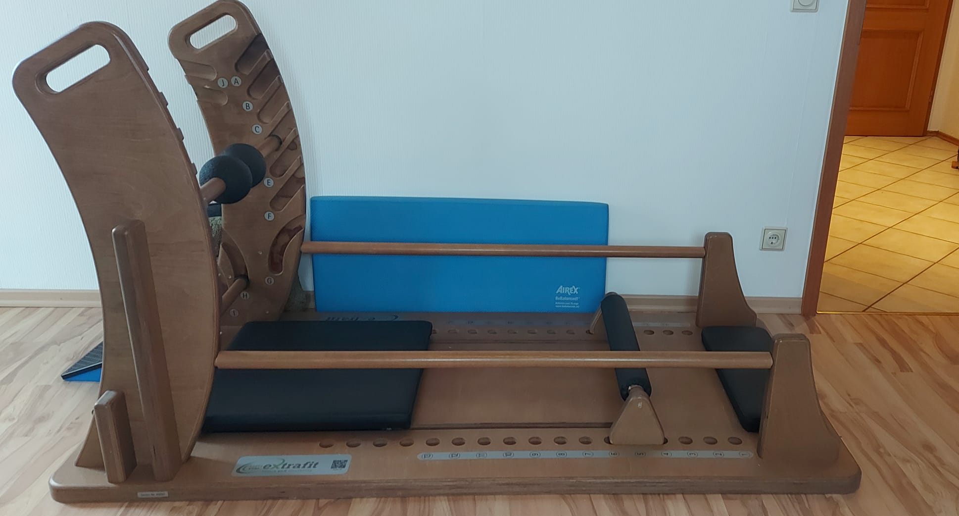 Extrafitgerät zum Dehnen von Muskelketten